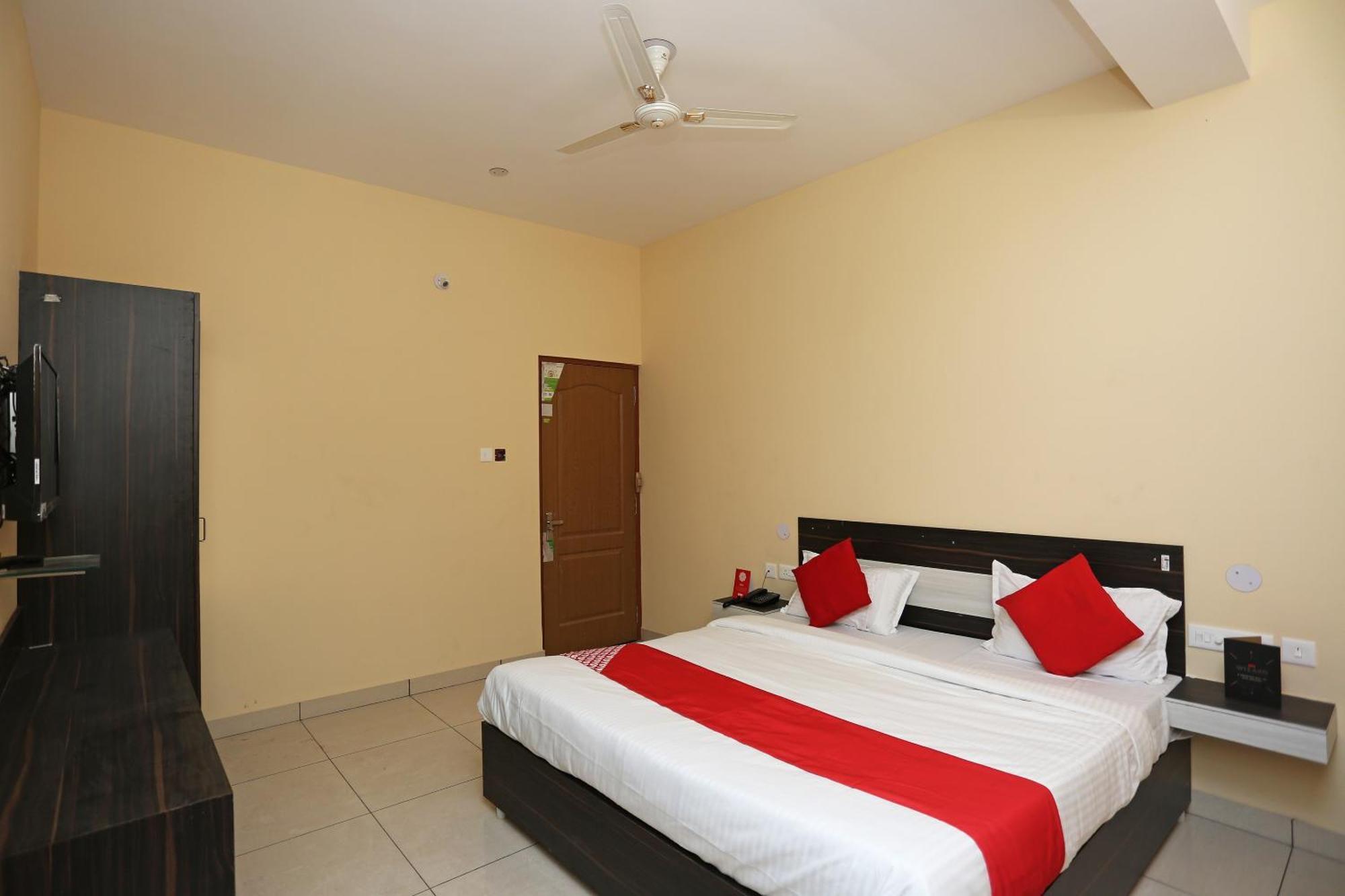 Hotel O Blue Bell Bhubaneswar Exteriör bild